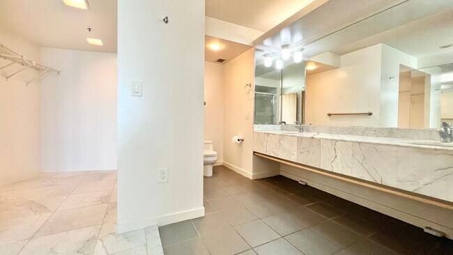 Building Photo - 2-BED/2-BATH AVAILABLE 09/30/2025 in NAURU...
