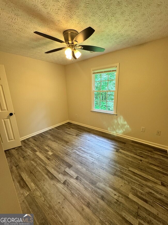 Building Photo - 39 Royal Oaks Ln