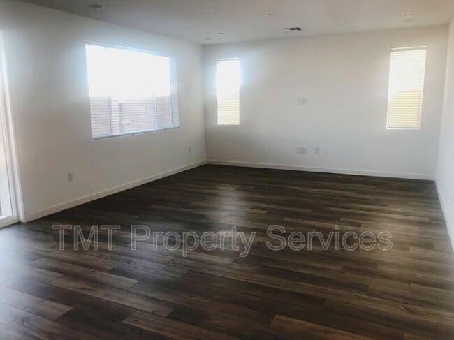 Building Photo - 8194 Champart Cir