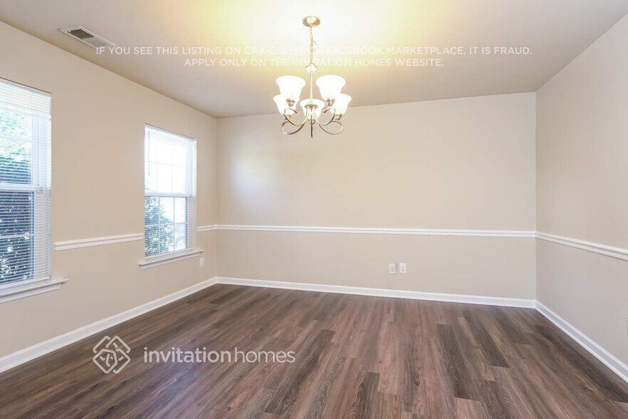 Building Photo - 4104 Vershire Ave