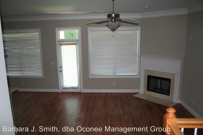 Building Photo - 2 br, 2.5 bath House - 181-G Farriers Lane