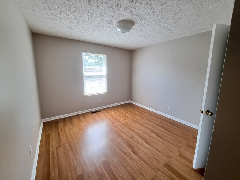 Bedroom 2 - 7641 Saundersville Rd