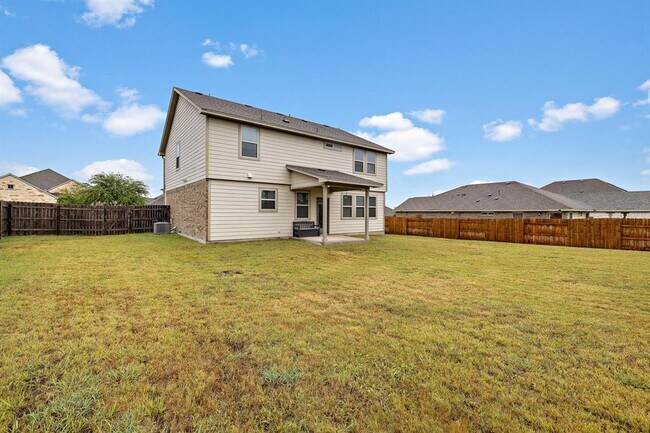 Building Photo - 713 Carillion Dr