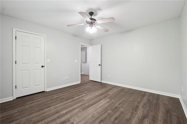 Building Photo - 425 Hearthstone Way