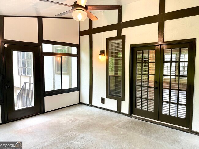 Building Photo - 4059 Charleston Ct SE