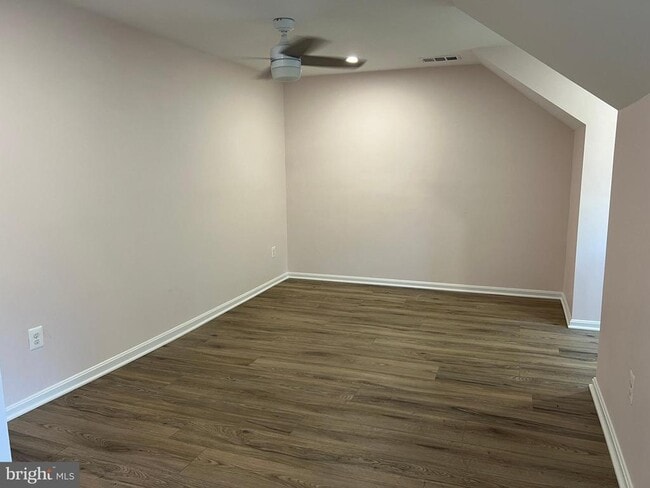 Building Photo - 6683 McLean Dr