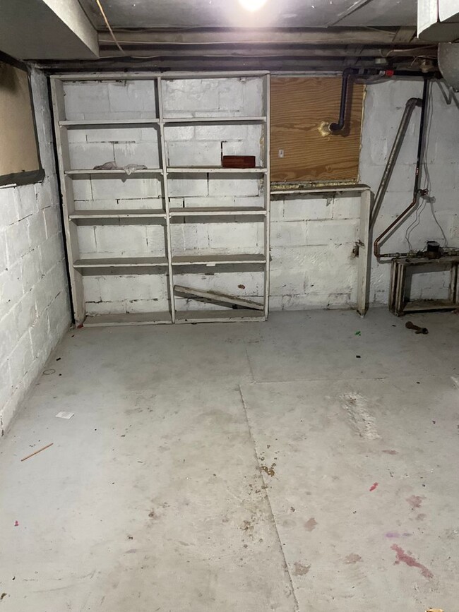 Building Photo - Charming 3-Bedroom 1 bath rental home in H...