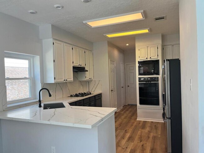 Building Photo - 14111 Torrey Vista Dr