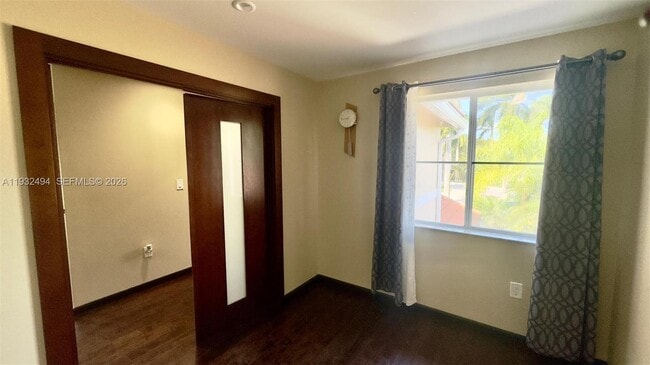 Building Photo - 1094 Redwood St