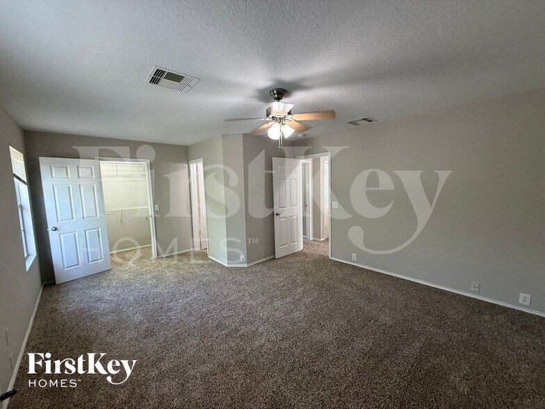 Building Photo - 6331 Scotchwood Dr