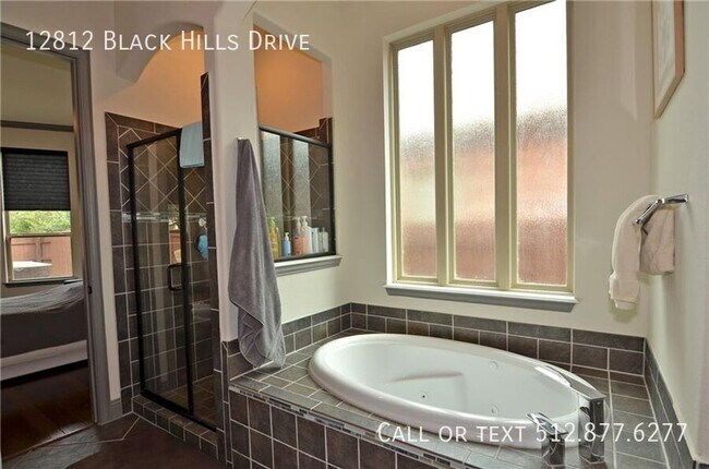 Building Photo - 12812 Black Hills Dr