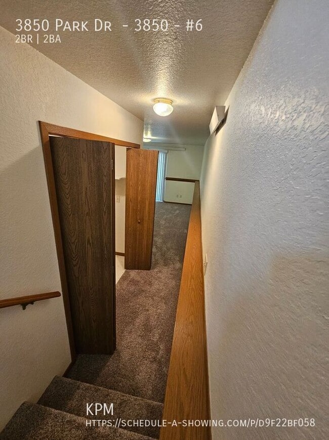 Building Photo - 3850 Park Dr