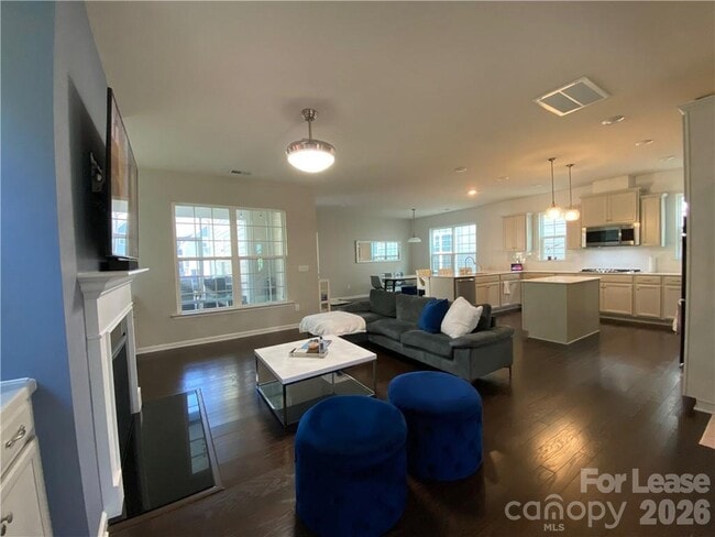 Building Photo - 6434 Raffia Rd