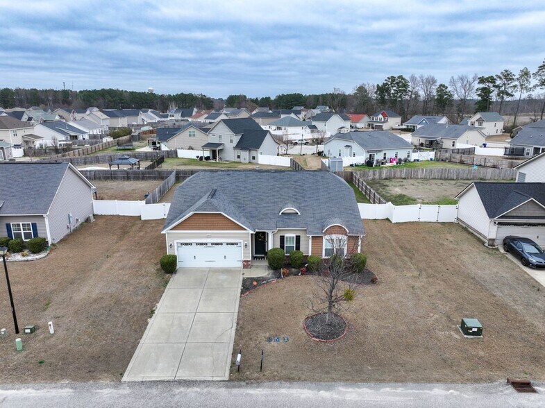 Building Photo - 601 Collinwood Dr