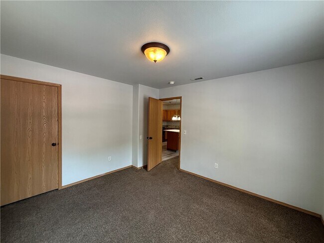 Building Photo - 8148 Randall Ln