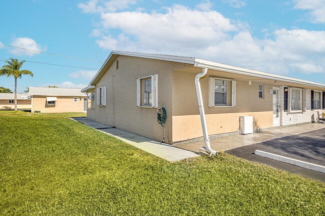 Building Photo - 2734 Ponce De Leon Blvd