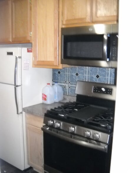 Kitchen - 3614 NE 19th Ave