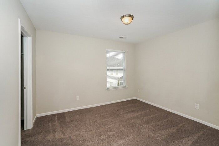 Building Photo - 142 Jeremiah Rd