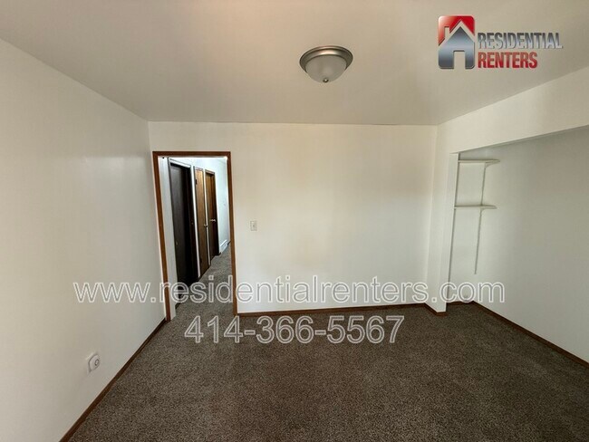 Building Photo - 6323 N 104th St