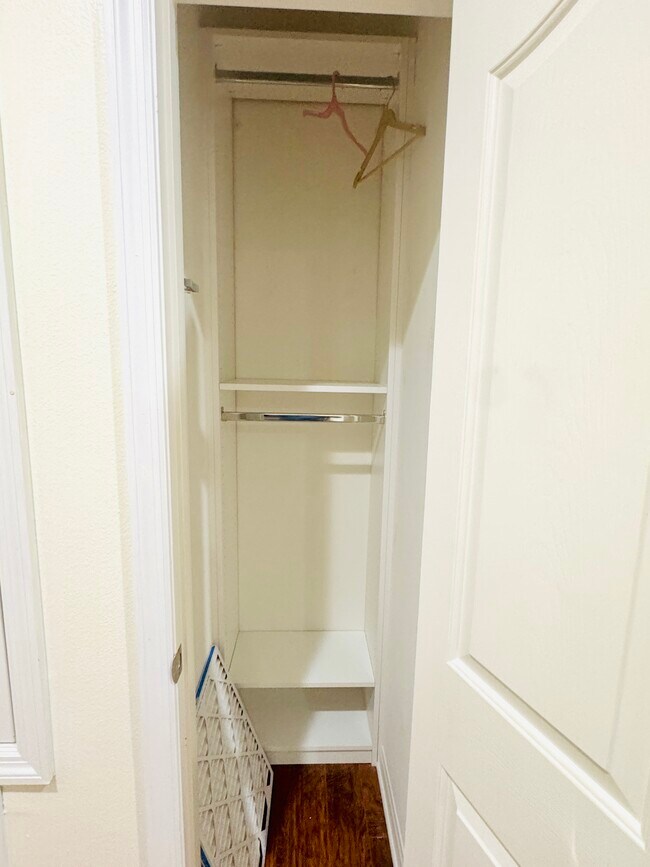 Building Photo - 519 Bottlebrush Loop