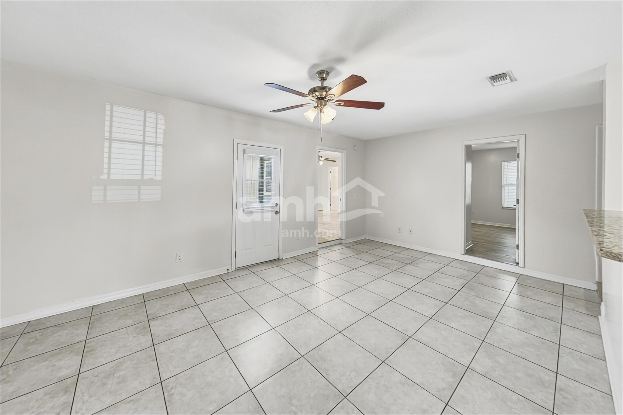 Building Photo - 1694 Ashwood Cir