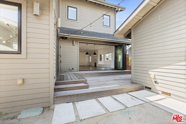 Building Photo - 4525 Melbourne Ave