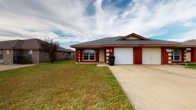 Building Photo - Memorial Day Special, 2 WEEKS FREE RENT!!!!