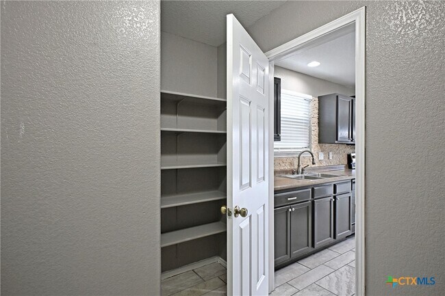 Building Photo - 264 Cordero Dr