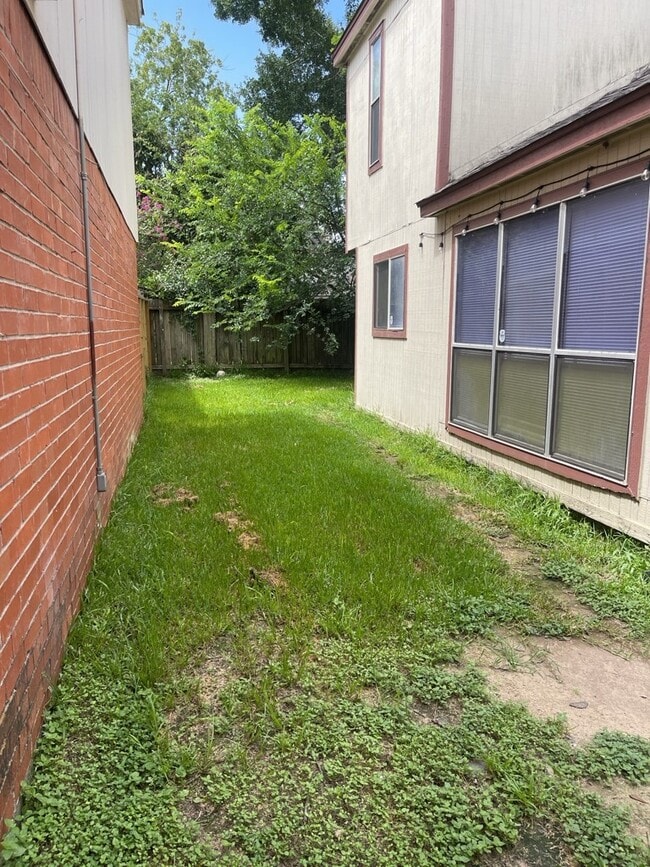 Building Photo - 5922 Cinnamon Creek Cir