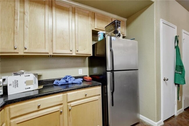 Building Photo - 4X2 West Campus Condo Under $900 Per Bedroom