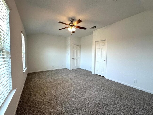 Building Photo - 9201 Brodie Ln
