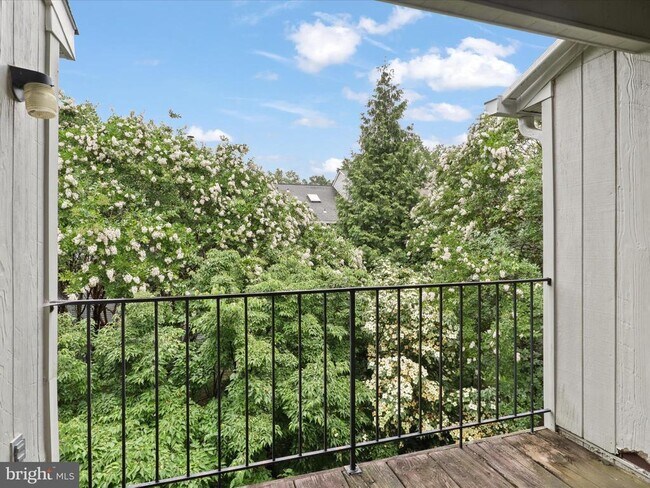 Building Photo - 7737 Inversham Dr