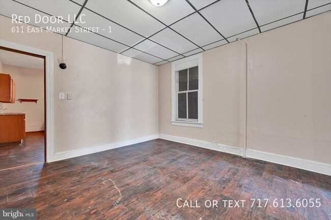 Building Photo - 611 E Market St