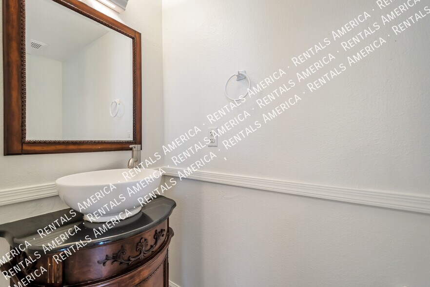 Building Photo - 3435 W Frankfurt Dr