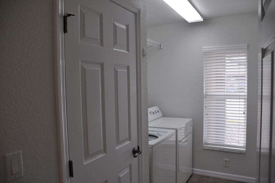 Laundry - 5123 Spirit Lake Rd