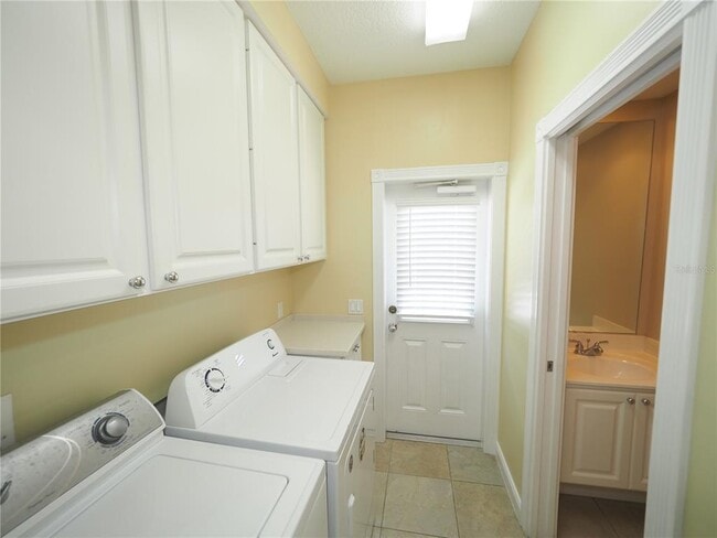 Building Photo - 1648 Napoli Dr W