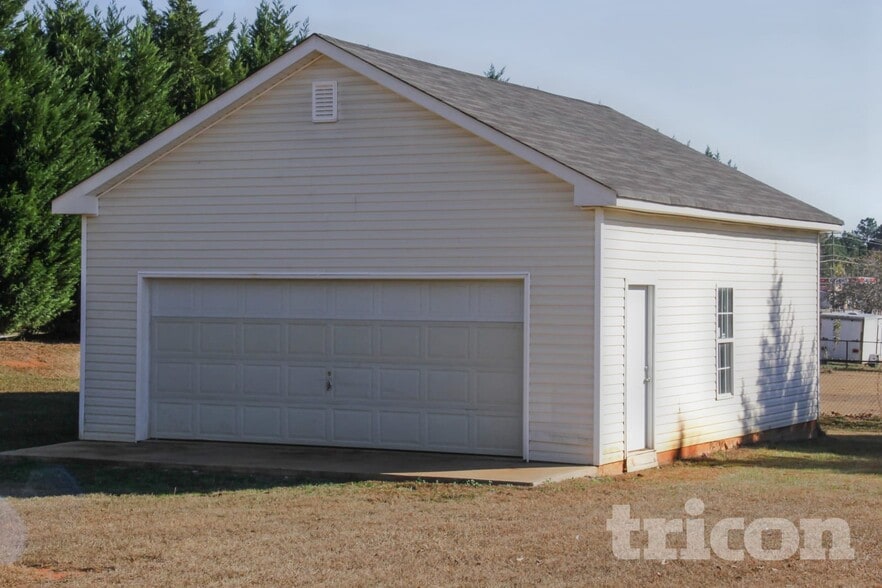 Building Photo - 15 Stewart Hollow Ln