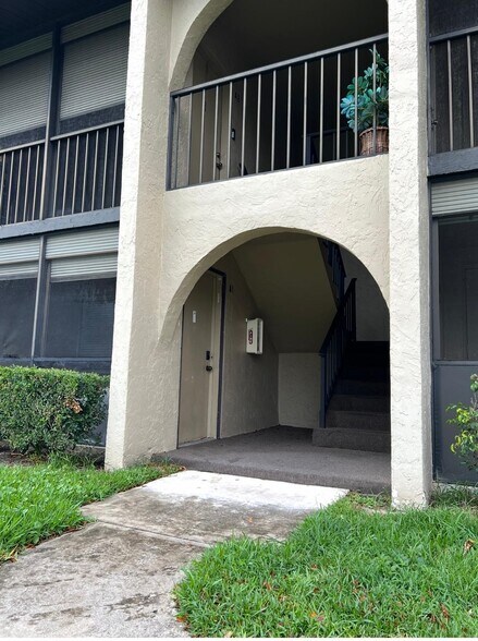 Building Photo - 531 Shady Pine Way