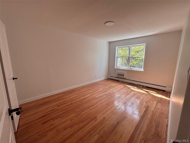 Building Photo - 71-34 Kissena Blvd
