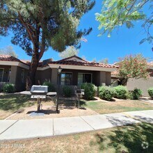 Building Photo - 2929 W Yorkshire Dr