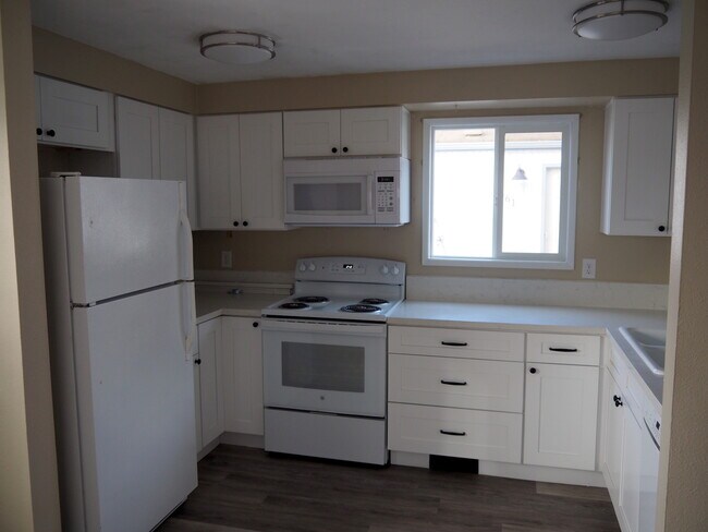 Building Photo - 4463 Madrona Way SE