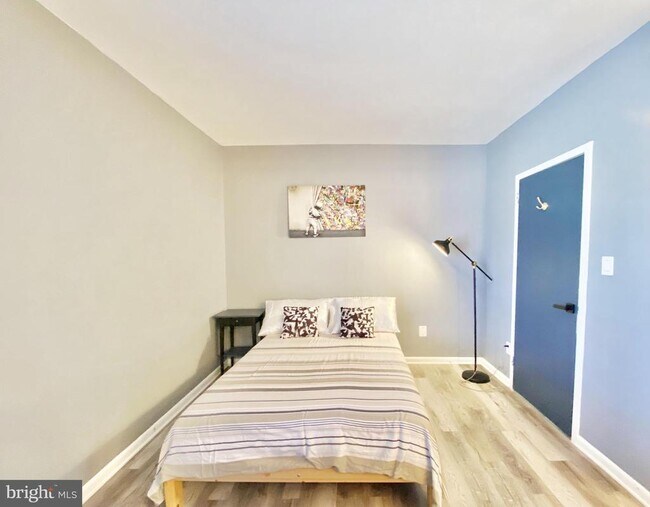 Building Photo - 3101 S Manchester St