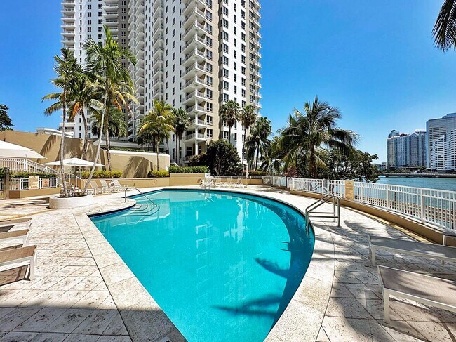 Building Photo - 801 Brickell Key Blvd