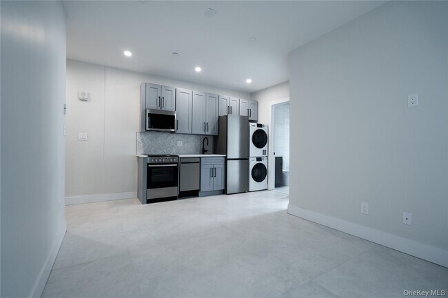 Building Photo - 315 W Broadway