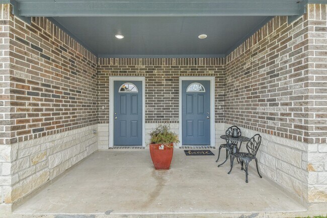 Building Photo - 7524 E Maxroy St