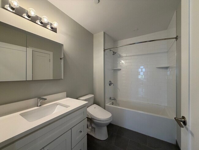 Building Photo - 610 Rutherford Ave