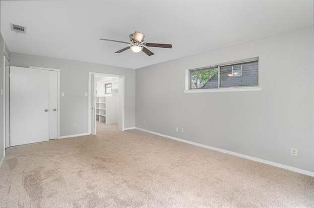 Building Photo - 2913 Ridgedale Dr