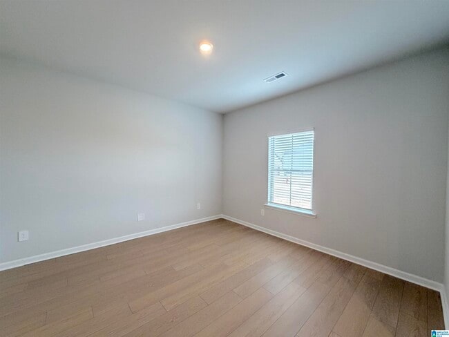 Building Photo - 4602 Hampton Glen Circle SE