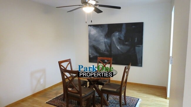 Building Photo - New Carpet, New Paint Close to the Elevato...