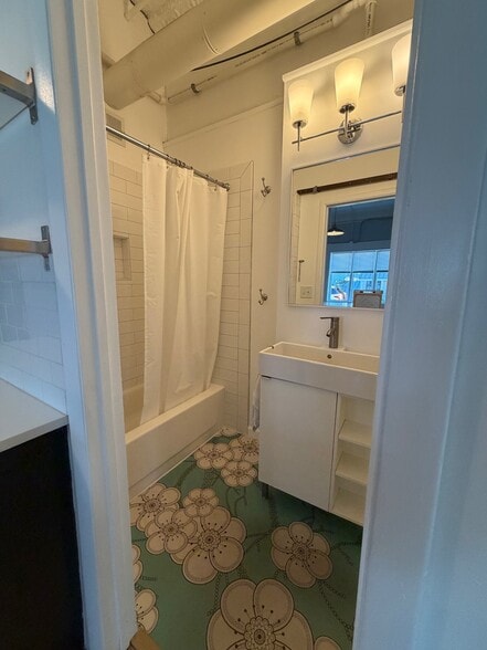 Building Photo - 701 Pierce St